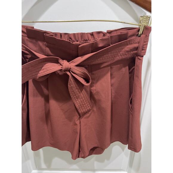 ATHLETA Women’s Skyline II High Waisted Belted Shorts, Adirondack Brown Sz 4 - Picture 3 of 6